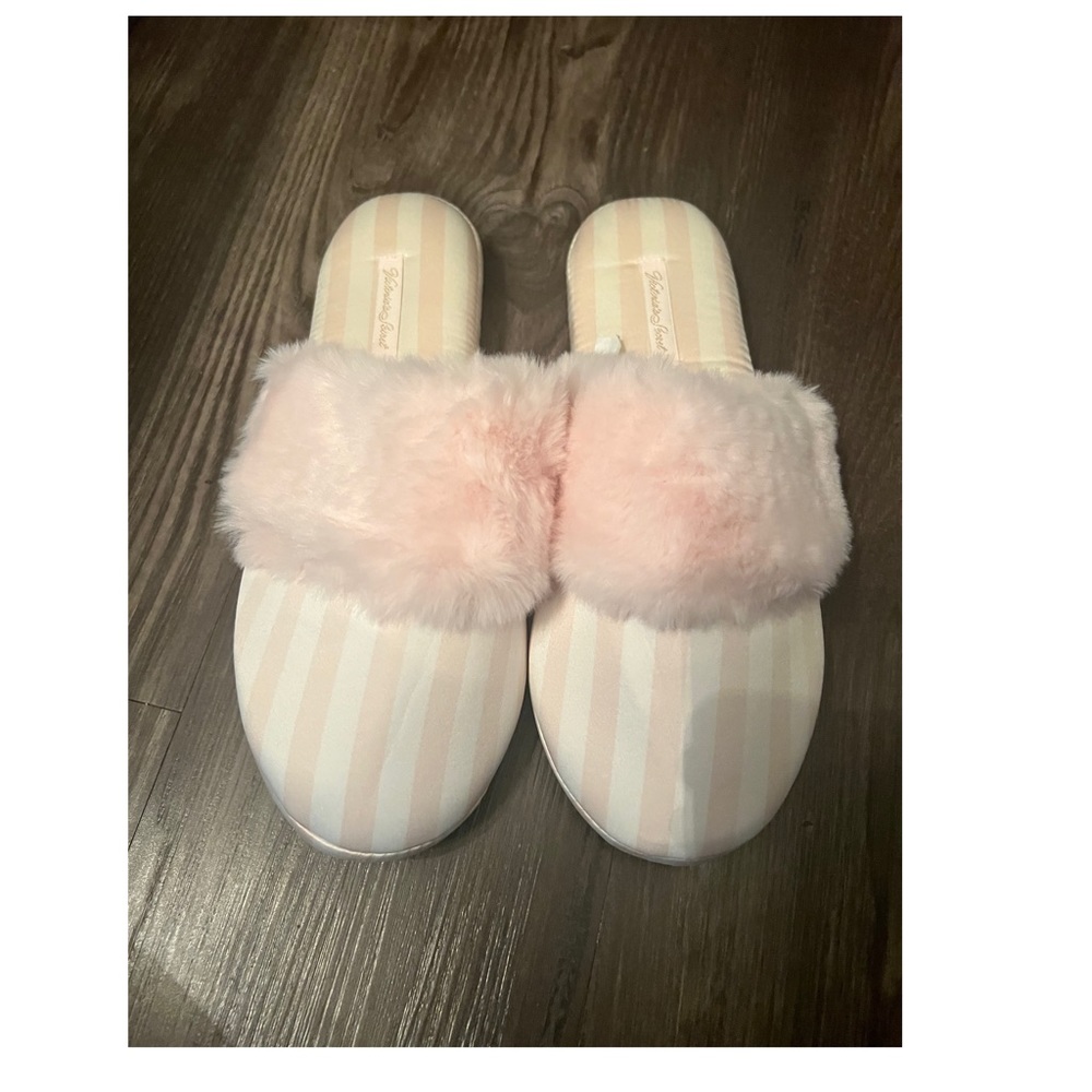 NWT Victoria’s Secret Slippers